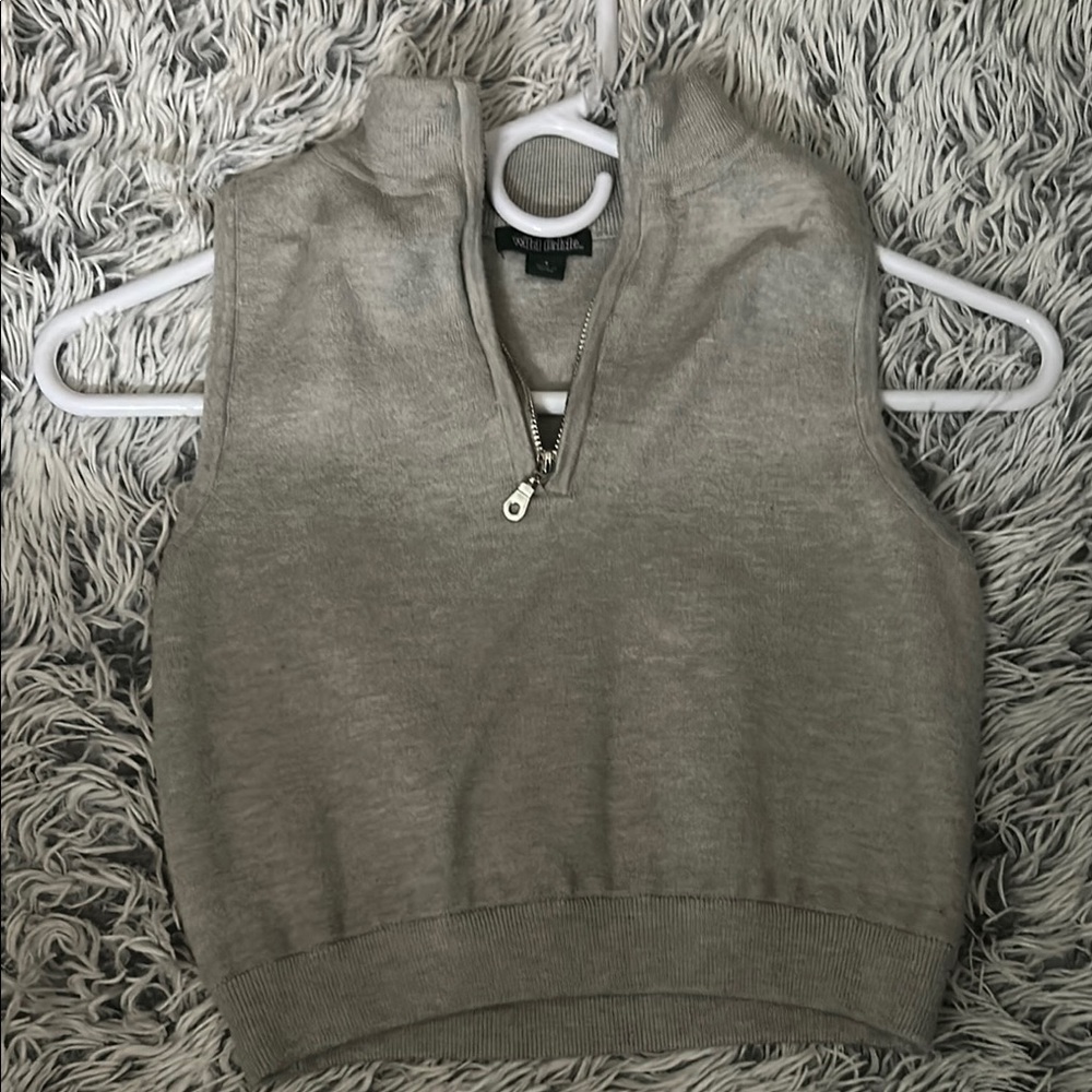 Forever 21 Gray Sleeveless Crop Polo Top